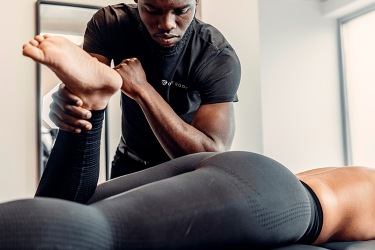 Deep tissue massage therapy for common sports injuries relief