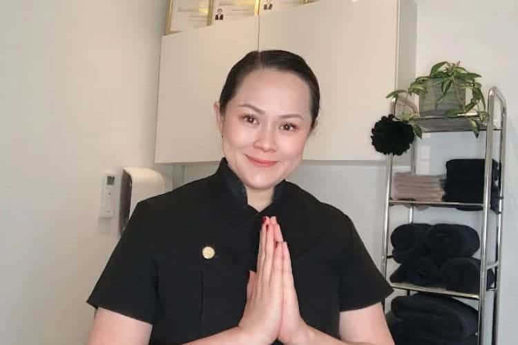 Mariya Bliss therapist welcoming clients for massage in Islington