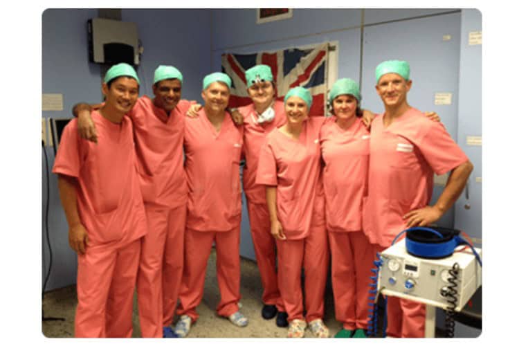 8 Surgical team in scrubs at Harley Hand Wrist Clinic London - One Body LDN Surgical team in scrubs at Harley Hand Wrist Clinic London