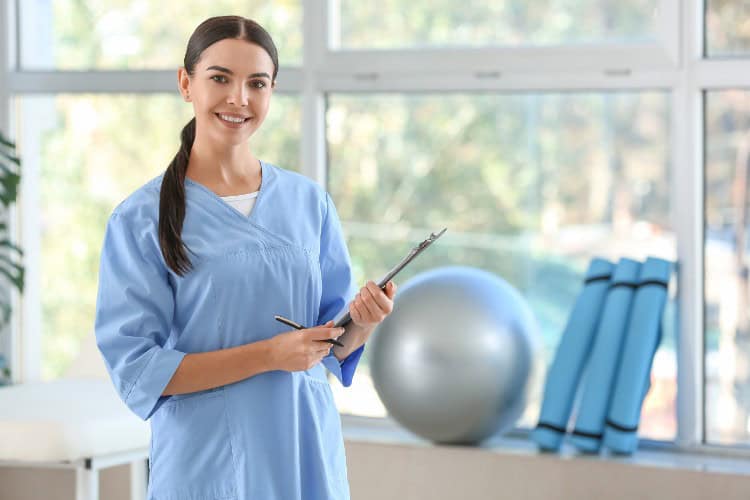 Friendly physiotherapist ready to assist in London rehab clinic - One Body LDN Friendly physiotherapist ready to assist in London rehab clinic